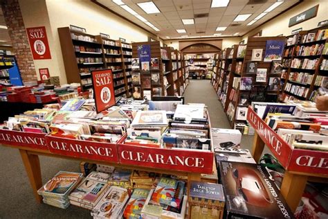 The Barbs of Technology: How Barnes and Noble Adapts to the Digital Age